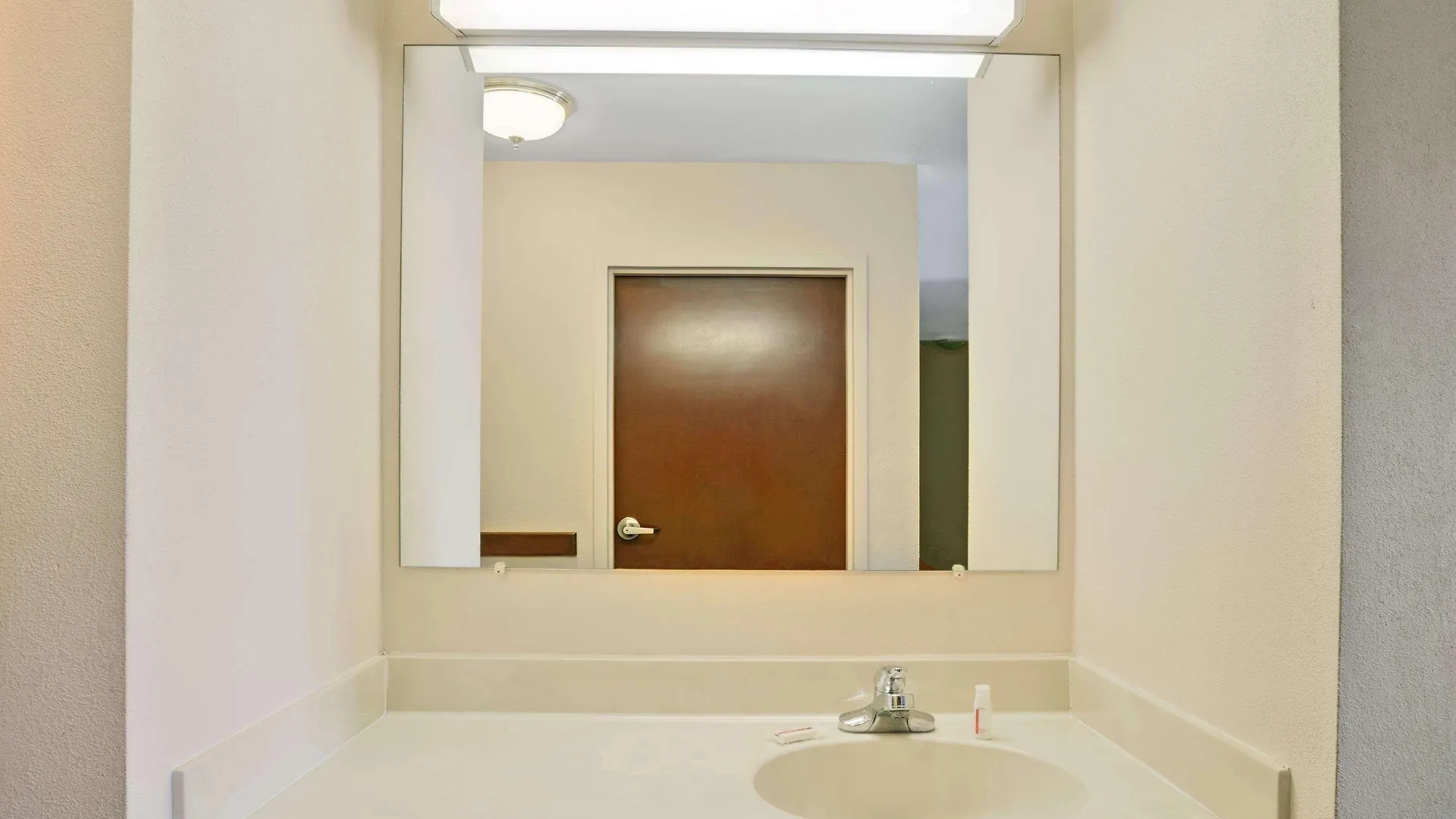 ** Hotel Super 8 By Wyndham Louisville/Expo Center United States