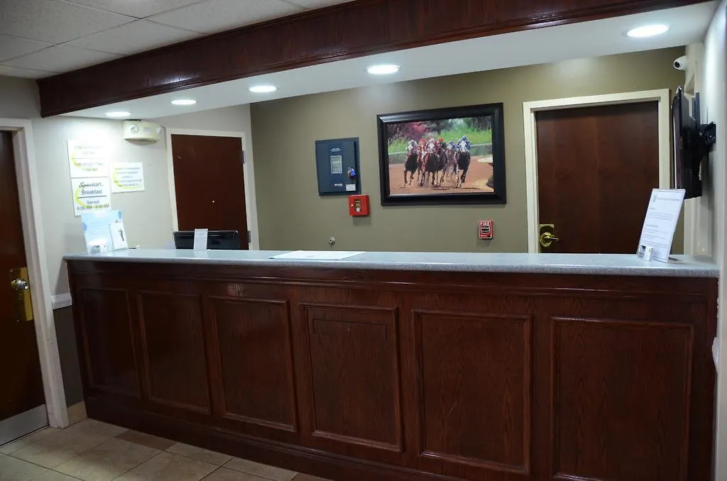 Super 8 By Wyndham Louisville/Expo Center Louisville